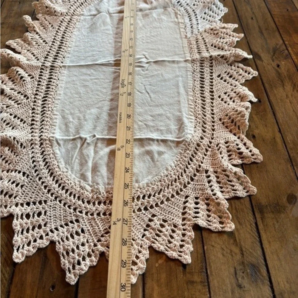 Vintage Blush Crochet Lace Oval Table Runner Cottagecore‎ Boho Coastal Granny